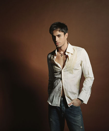 Enrique-Iglesias-db04.jpg